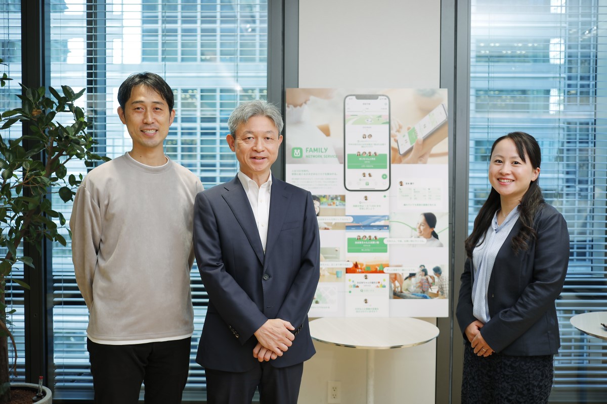 左から、取締役 木村勇太さん、太田さん、代表取締役社長　横川花野さん