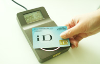 「三井住友カードiD （クレジット一体型）」かざしイメージ