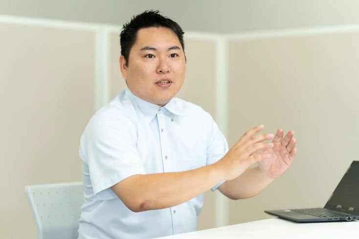尾崎清氏