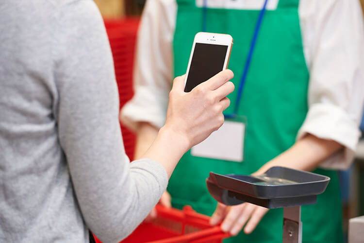 スマホ決済がキャッシュレス化を加速させる