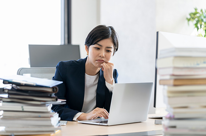 電子帳簿保存法によるデータ保存義務化の対象となる電子取引とは？保存要件や対象外の企業についても解説