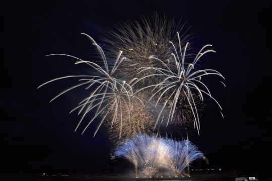 新緑の奥入瀬と八甲田を訪れる 「大曲の花火」～春の章～3日間