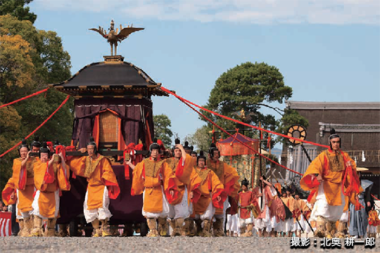 目の前で観る「時代祭・観覧席」「鞍馬の火祭・特設席」と 歴史ドラマ登場の人物を巡る2・3日間
