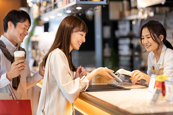 まずはいつものコンビニ・飲食店で使ってみよう