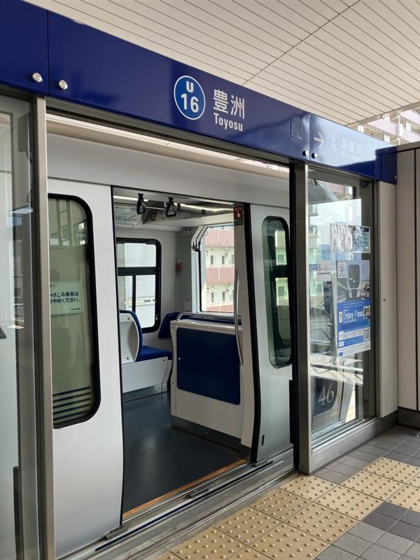 降りる駅でタッチ決済対応の改札機を通過