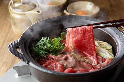 お肉の専門店スギモト 鹿児島黒牛肩ロースすき焼き用5等級(500g) イメージ