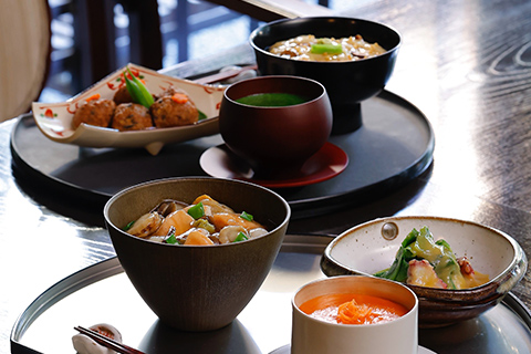 京都【下鴨茶寮】 料亭のあんかけ丼とすりながし・おばんざいセット イメージ