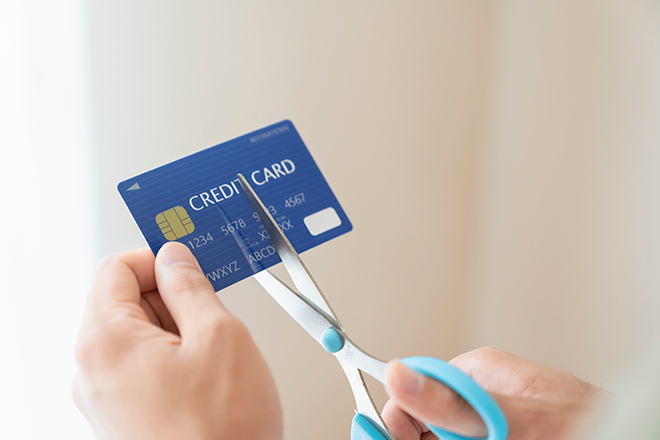 クレジットカードを解約・退会するデメリットや注意すべきことを解説