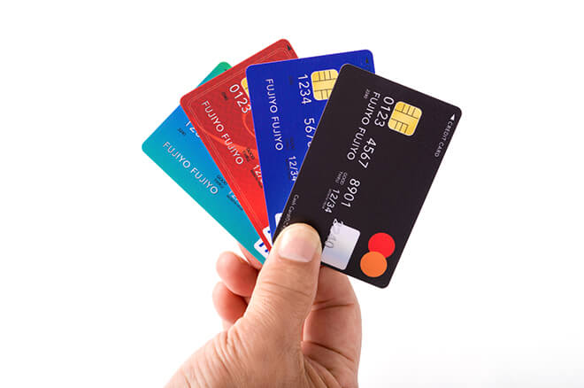 クレジットカードを複数枚持つメリットは?使い分けがおすすめな理由