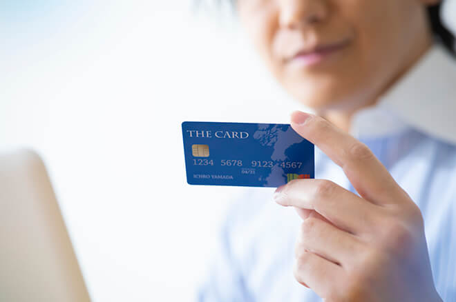 【法人カードを導入するメリット】法人カード・ビジネスカードが経費精算やキャッシュフローを改善する理由とは？