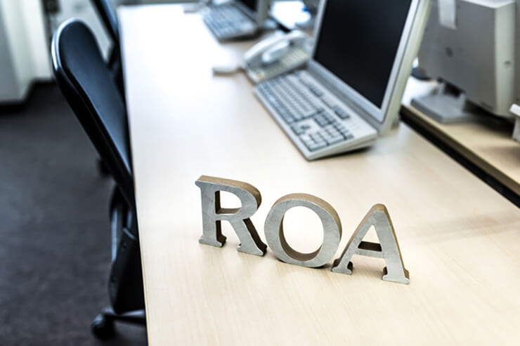 ROA(総資産利益率)とは?ROAの計算式やROEとの違いについて解説