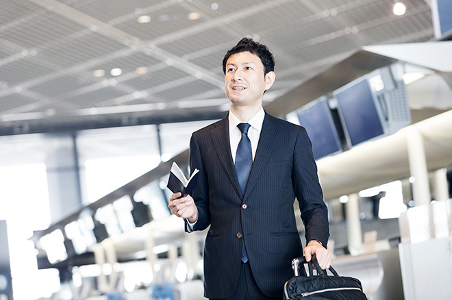 出張費とは？旅費交通費との違いから精算フローまでわかりやすく解説