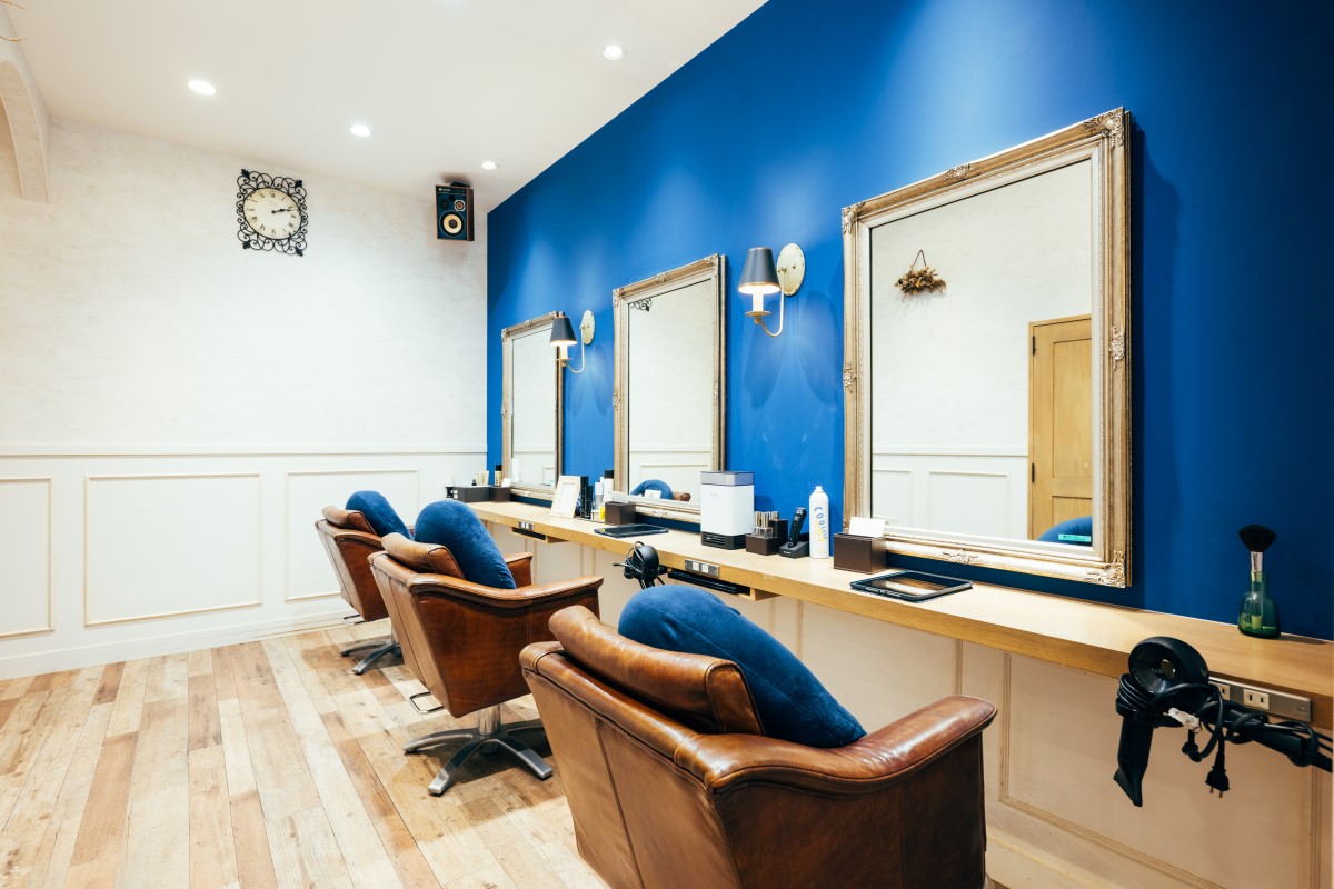 快適な空間と髪に優しい技術で、リピーターも多い美容室