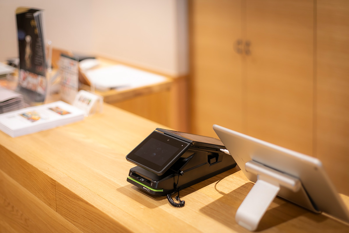 スムーズな操作性で研修時間を短縮！POSレジとのデータ連携でレジ締め業務の効率化も実現