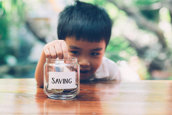 子どものための貯金はいつから始めるべきなのか？
