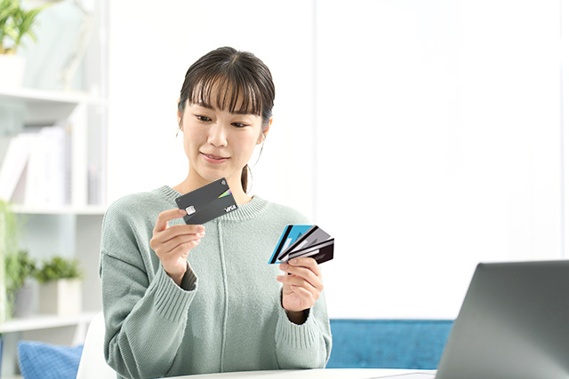 クレジットカードを複数枚持つメリットとは?カードの選び方、2枚目におすすめのカードを解説!