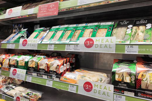 陳列されたmeal deal