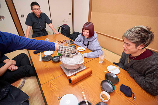 牡丹鍋をまつ小鳥遊さんたち