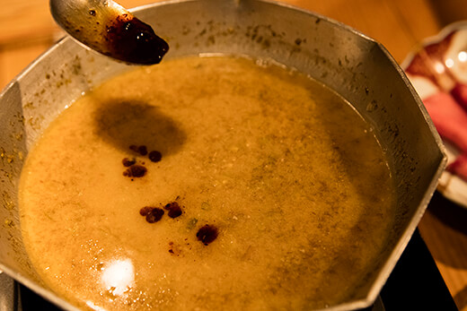 自家製のラー油とスペシャル・レシピのふき味噌の出汁 イメージ