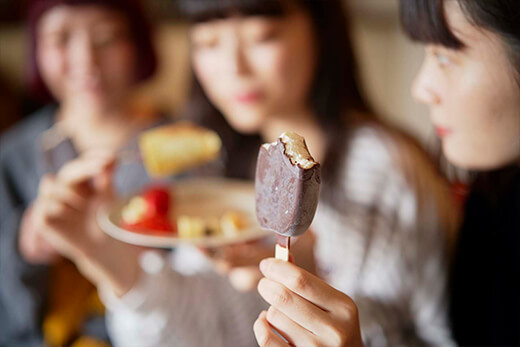 我慢できずにそのままのパルムを食べてしまったほげちゃん