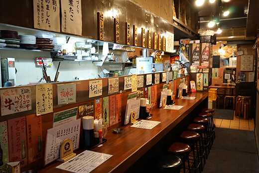 「天王寺 はち八 本店」の内部