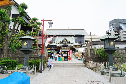 厳かな雰囲気の「成田山深川不動堂 旧本堂」