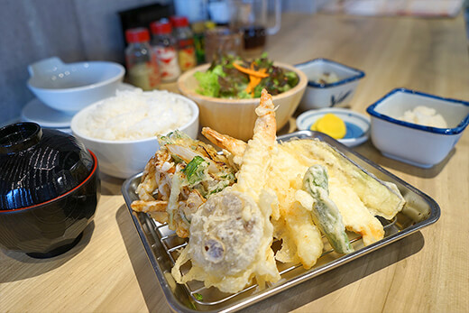 何種類もの天ぷらを楽しめる「天ぷら定食」