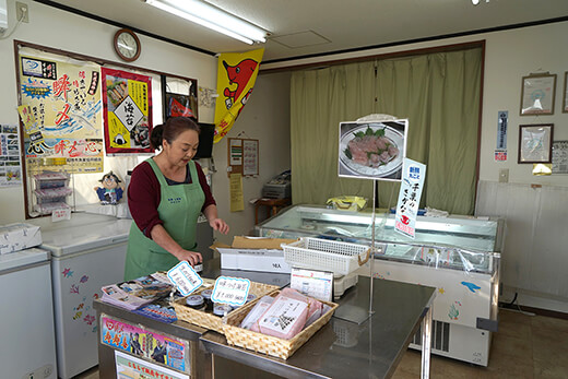 どこか懐かしい雰囲気を感じる「みなとや」店内