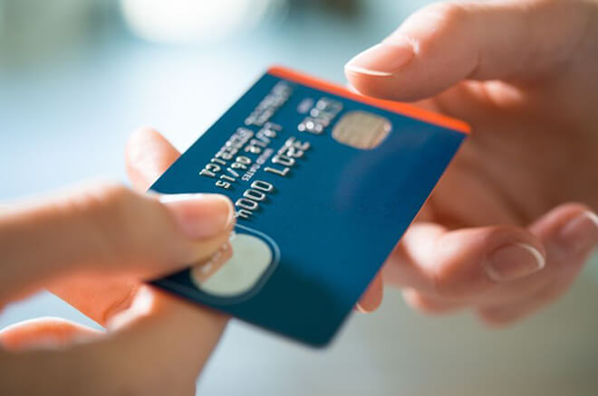 クレジットカード決済で加盟店が支払う手数料はいくら 消費者との違いは クレジットカードの三井住友visaカード