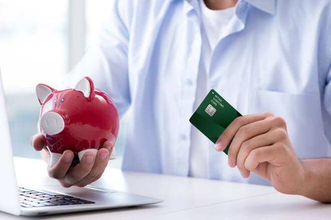 節約に役立つクレジットカードの使い方。カードと現金どっちがお得？