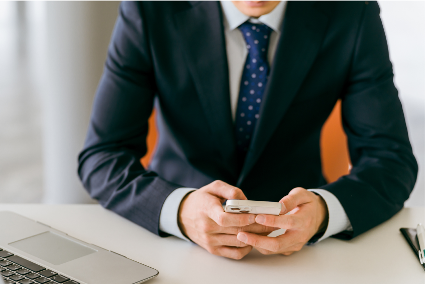 カード会社による審査結果を待つ