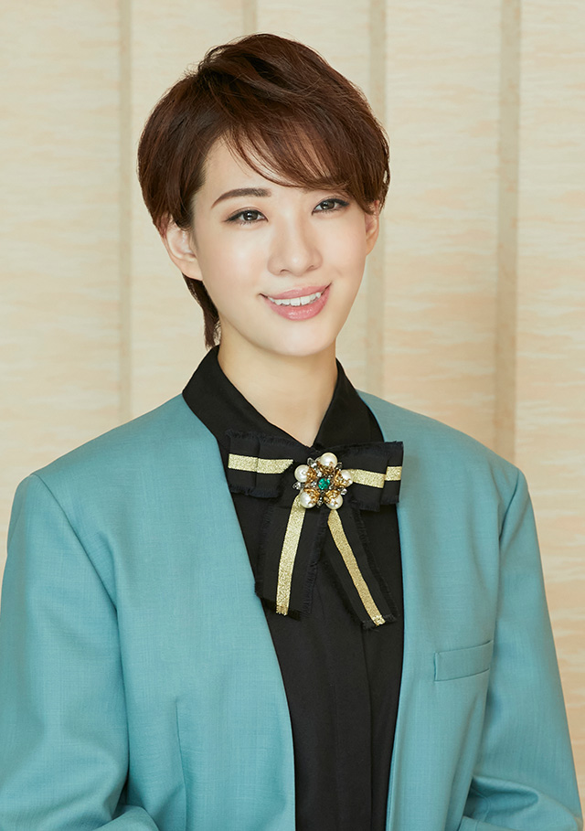 サイズ交換ＯＫ】 宝塚歌劇団 花組 永久輝せあさん VISA卓上カレンダー 2022 pillasport.ru